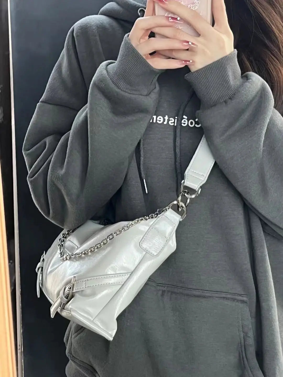 qgtao Y2k Vintage Handbags Women 2023 Hot Girls Chains Soft Chic Casual Shoulder Bag Female Retro Harajuku White Messenger Bag