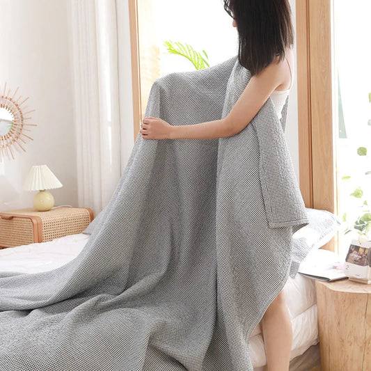 Yeknu Gauze Blanket for Bed Queen King Quilted Bedspread Summer Thin Towel Quilt Plaid on Bed Sofa Coverlet Winter Sheet Sofa Cover