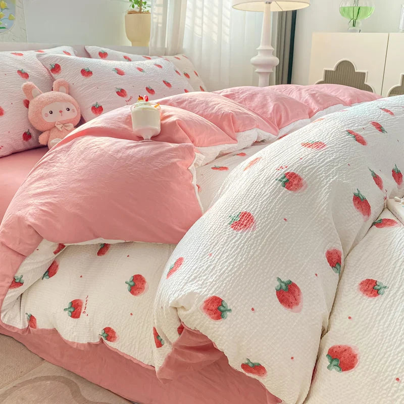 Yeknu Ins Pink Strawberry Cute Bedding Set Cartoon Fruit Duvet Cover Soft Queen Full Size Flat Bed Sheet Girls Quilt Cover Pillowcase