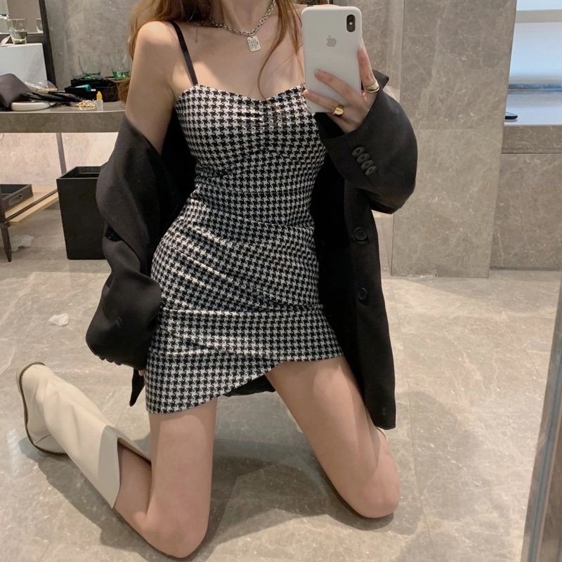 Short plaid dress