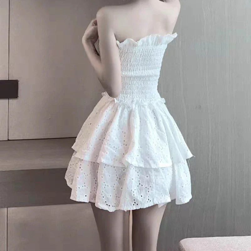 qgtao White Lace Strapless Mini Dress Sweet Sexy Backless Girdle Waist Ruffle Casual Slim Dresses Party Vacation Short Dress